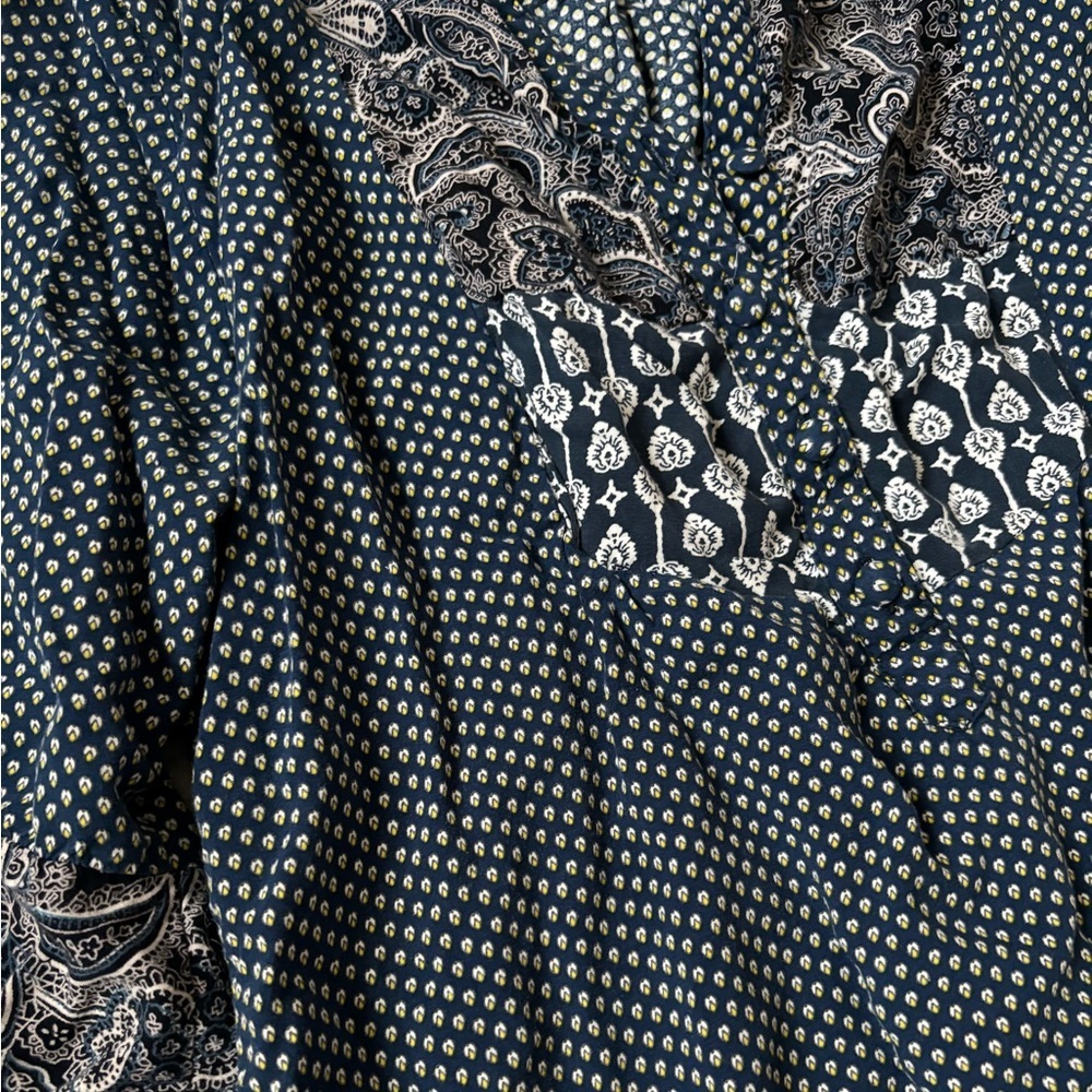 Francesca's Collections Navy and Gray Paisley Tunic - Picture 2 of 5